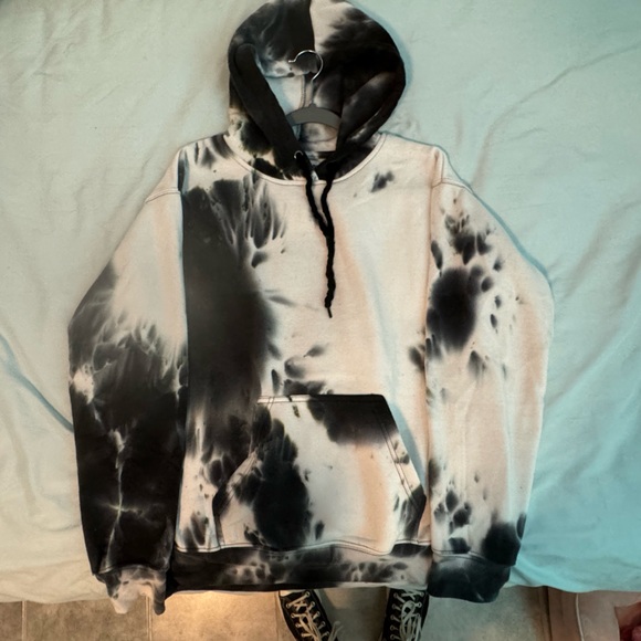 Fleece hoodie, will definitely keep you warm. - Picture 2 of 3
